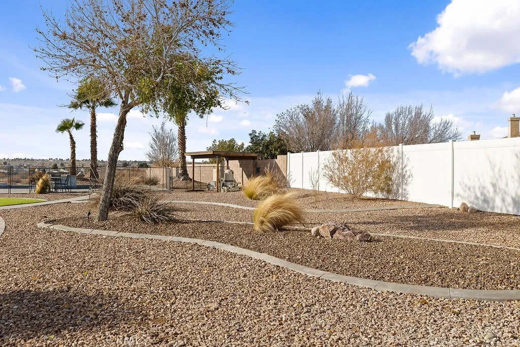 Additional image 124 of 18785 Sahale, Apple Valley, CA 92307