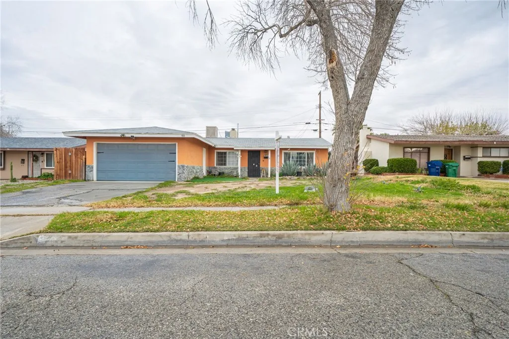 Additional image 2 of 423 Landsford Street, Lancaster, CA 93535