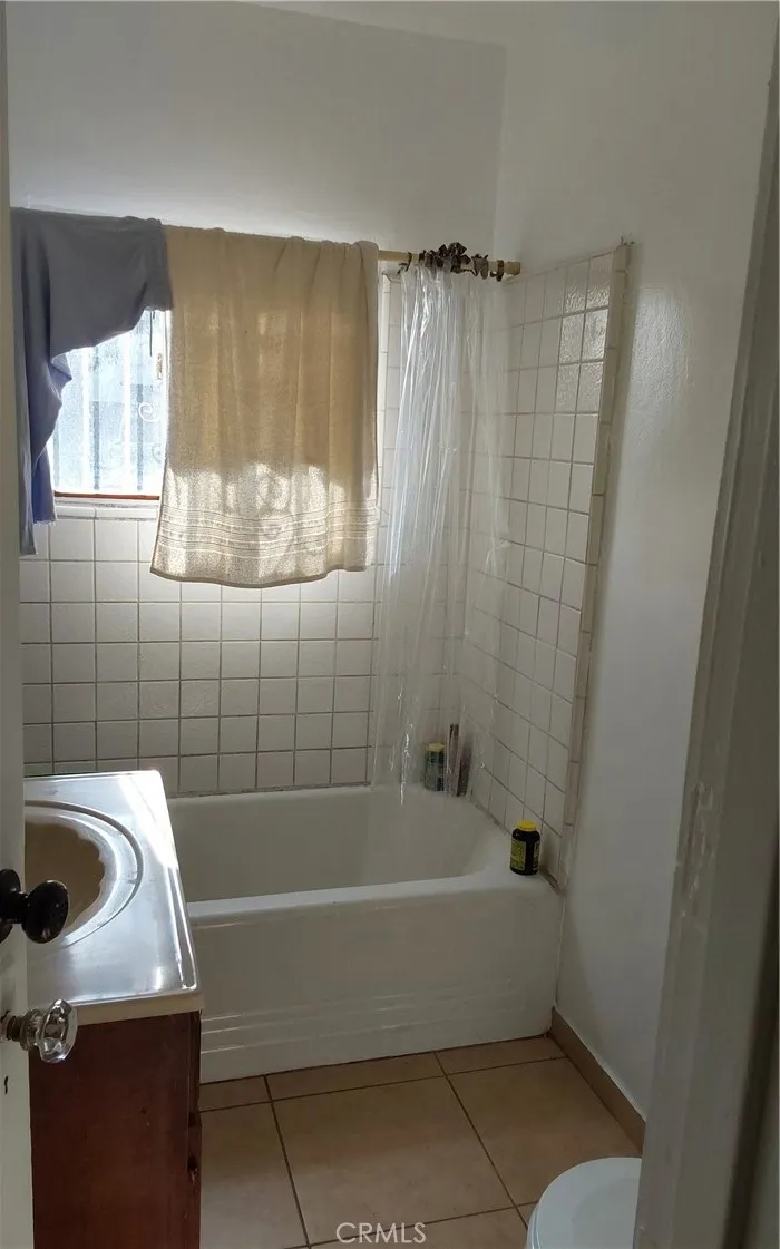 Additional image 47 of 824 W 74th St, Los Angeles, CA 90044