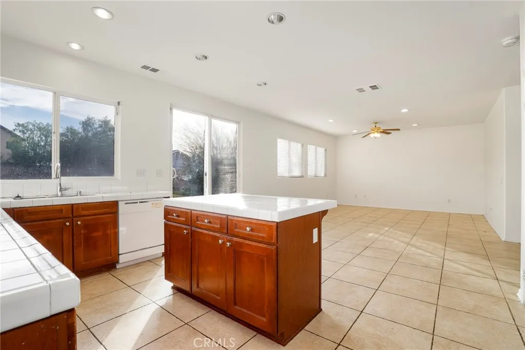 Additional image 11 of 1604 E Avenue J2, Lancaster, CA 93535