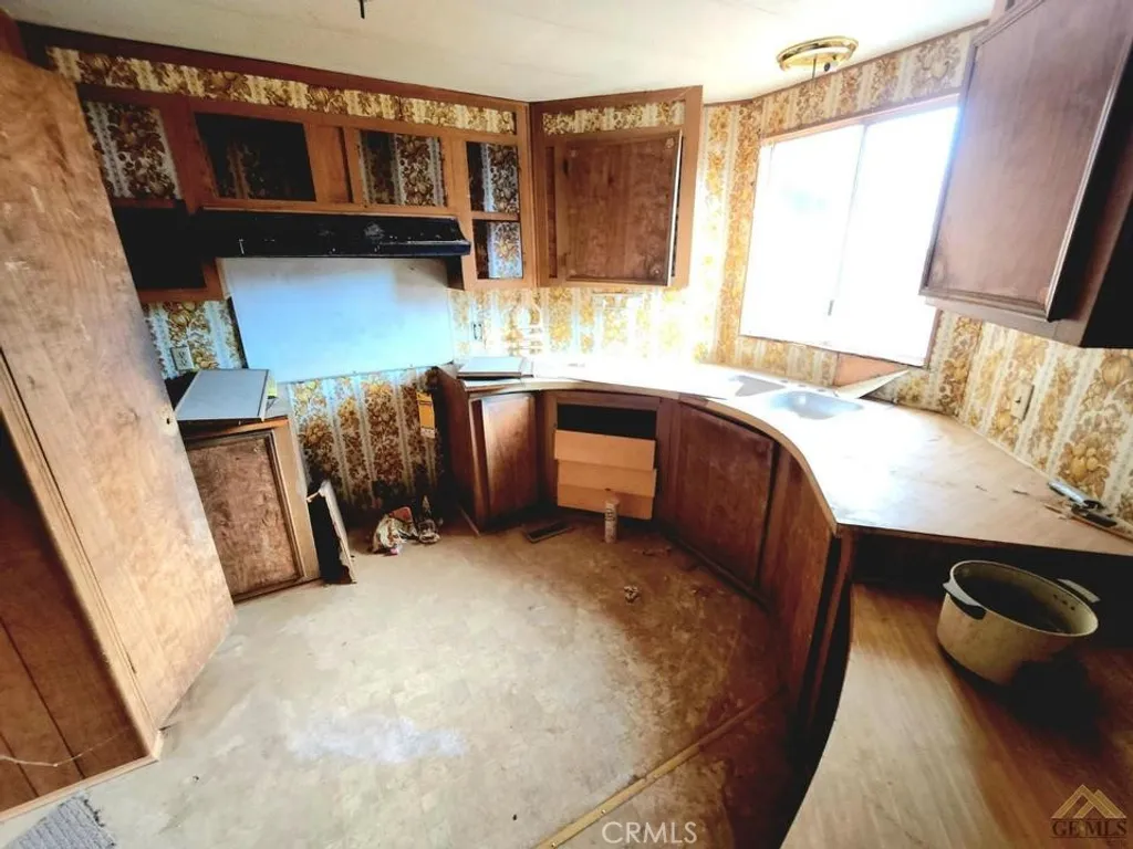 Additional image 9 of 330 Morning Glory Drive, California City, CA 93505