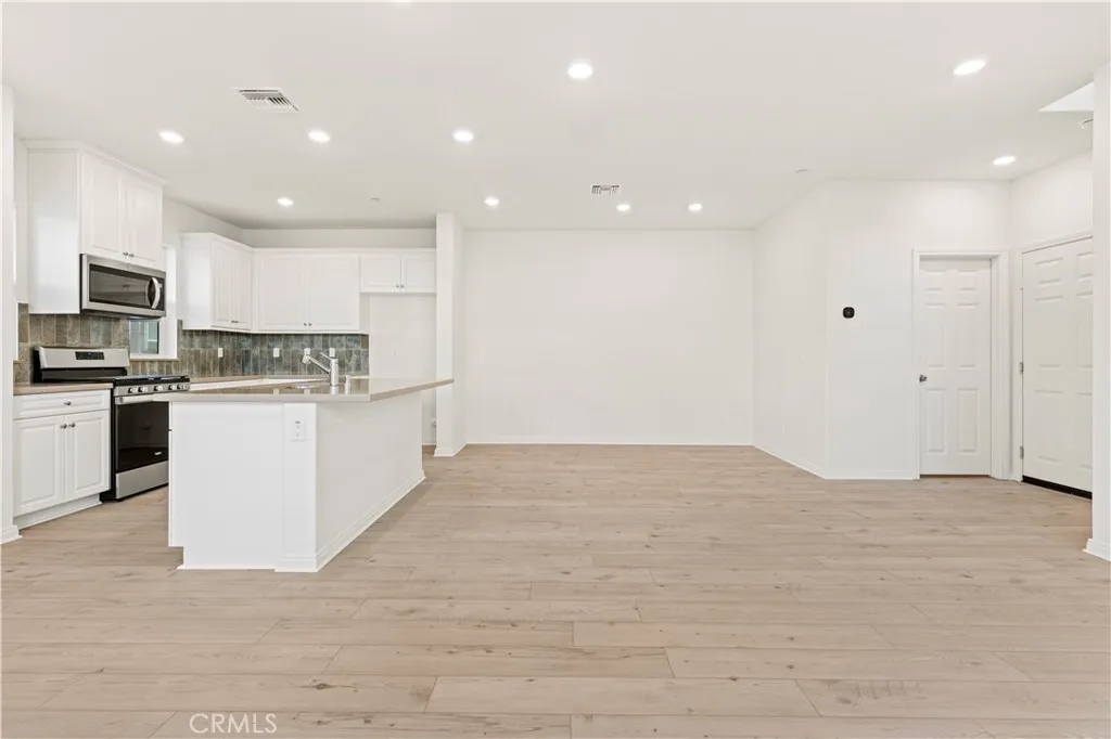 Additional image 3 of 4214 S Laguna Avenue, Ontario, CA 91761