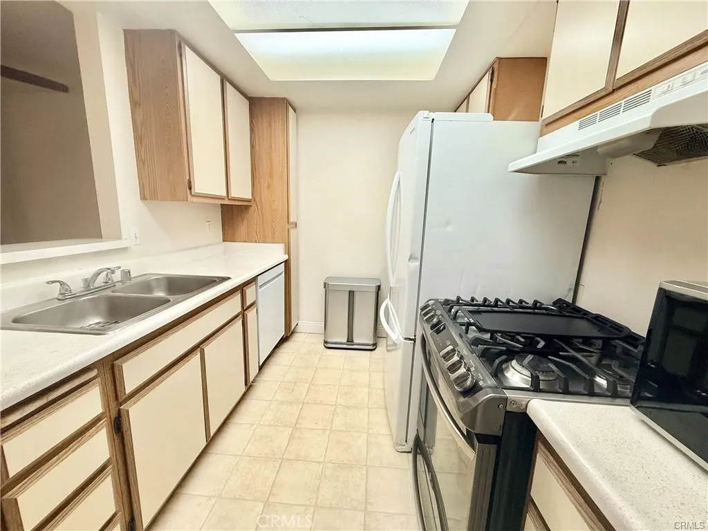 Additional image 6 of 16377 Lakeshore Dr Unit 2D, Lake Elsinore, CA 92530