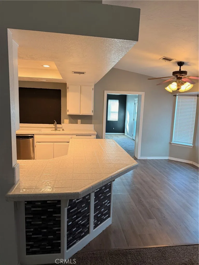 Additional image 15 of 9154 Coleridge Rd, Oak Hills, CA 92344