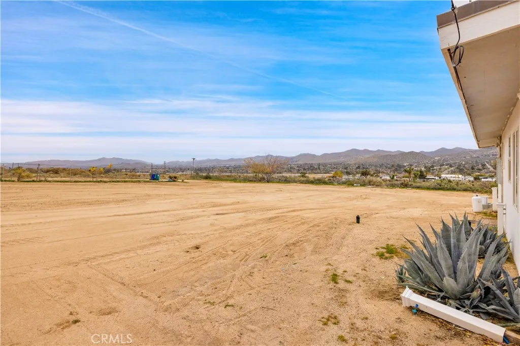 Additional image 5 of 7124 Wall Street, Yucca Valley, CA 92284