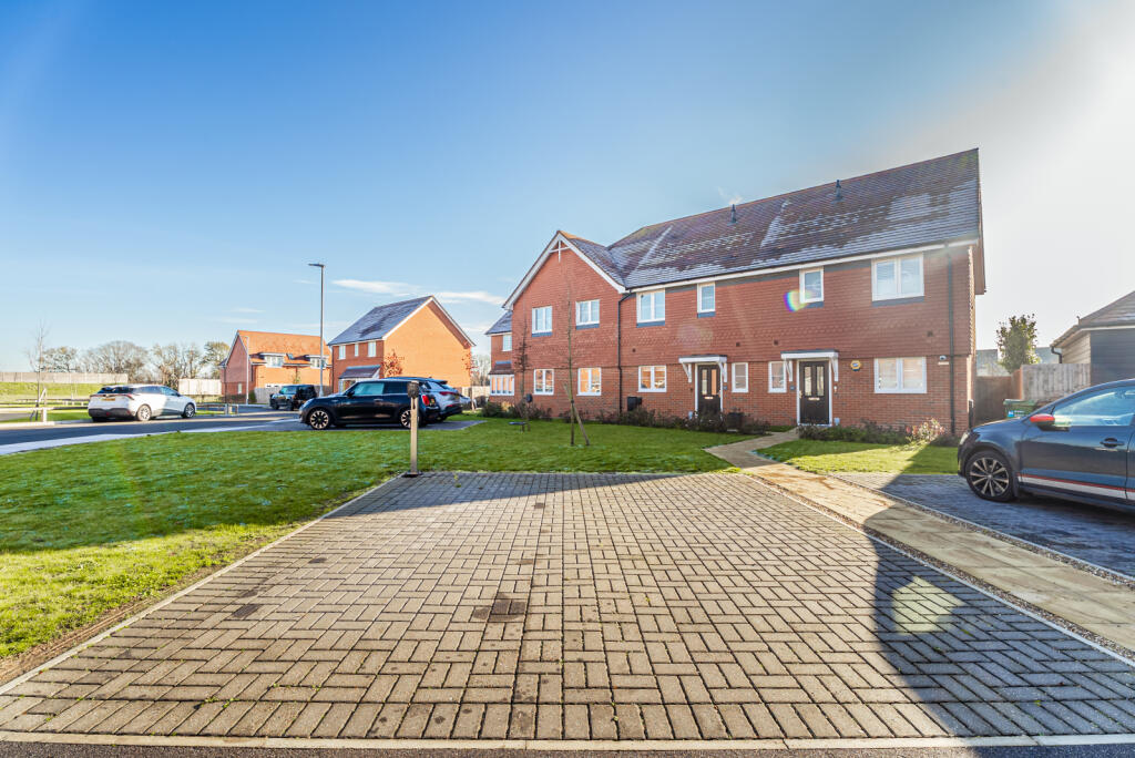 Additional image 15 of Lawrence Close, Smallford, St. Albans, Hertfordshire, AL4