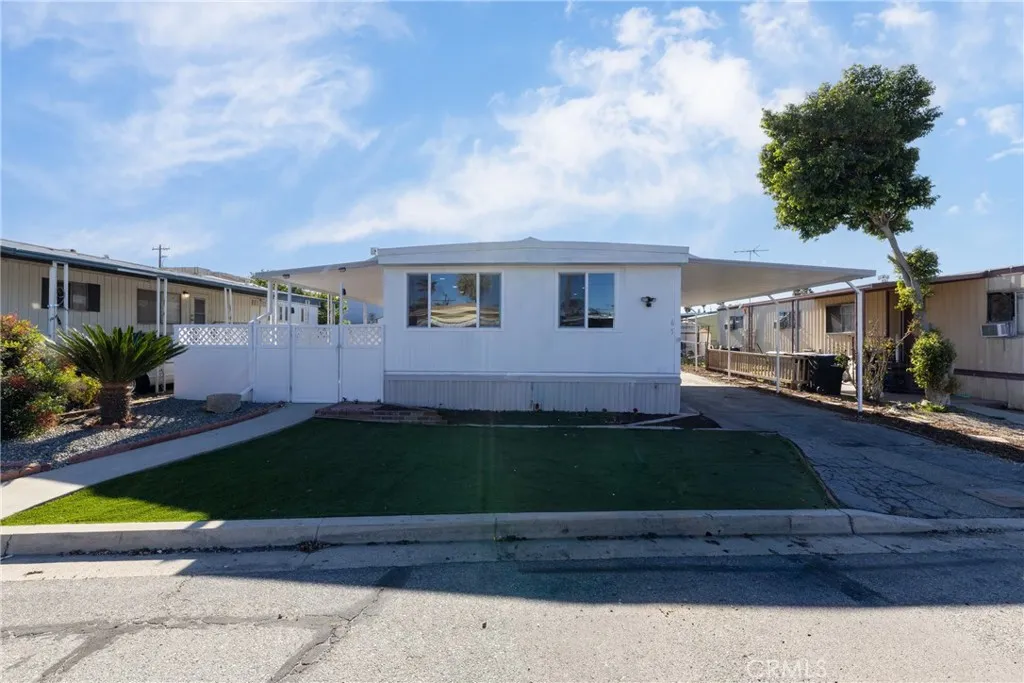 Additional image 3 of 65 Round table Unit 65, Riverside, CA 92507