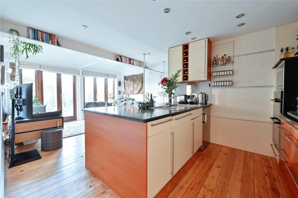 Additional image 26 of Oakwood Drive, St. Albans, Hertfordshire