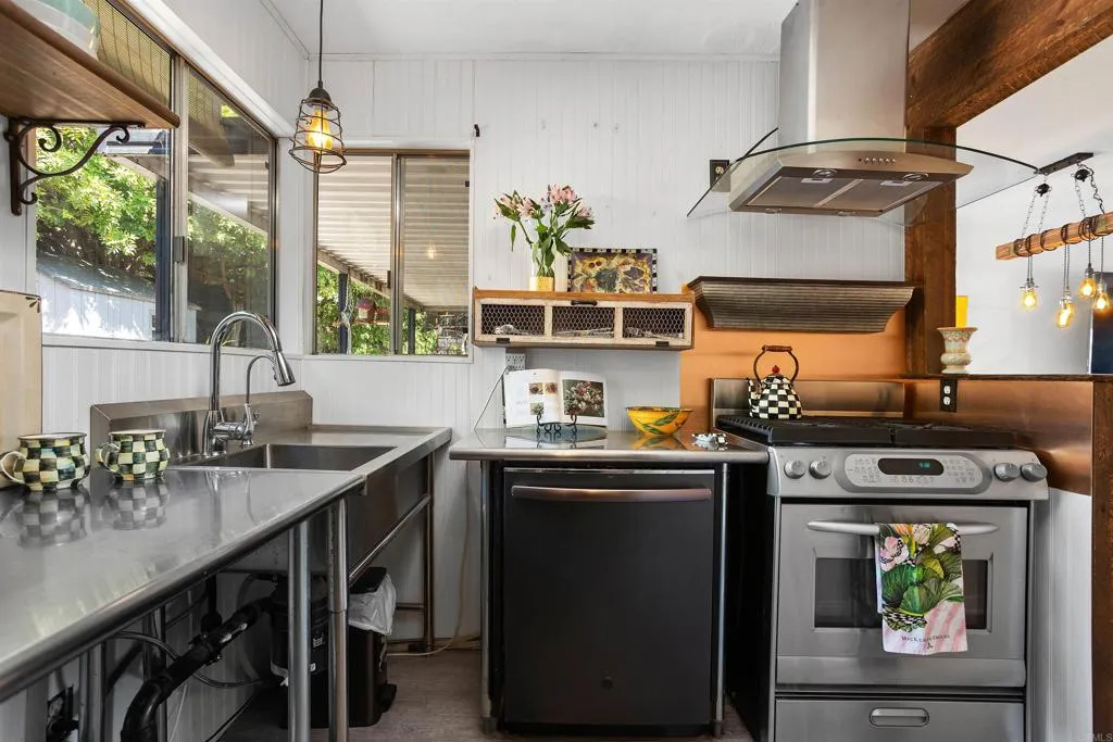 Additional image 16 of 1529 Temple Heights Drive, Oceanside, CA 92056