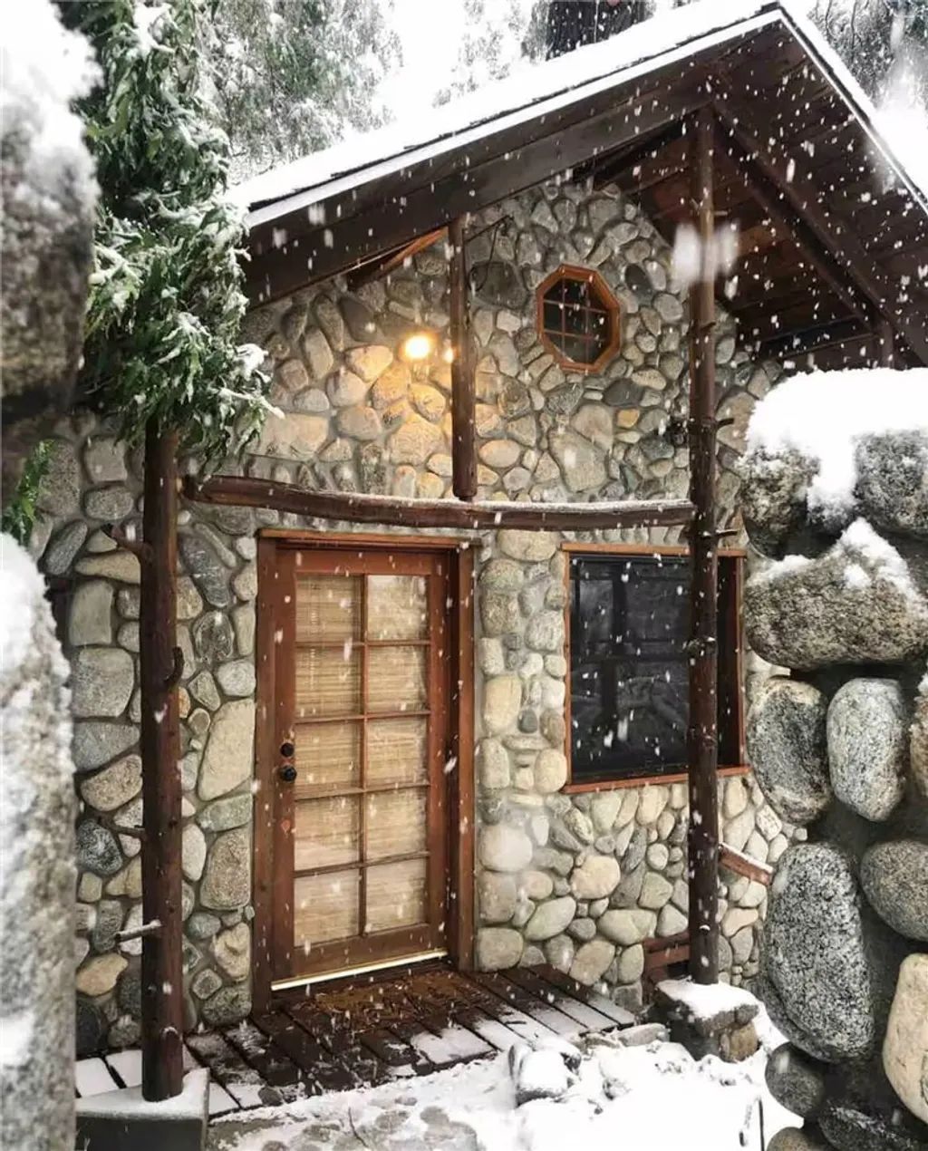 Additional image 2 of 23348 Outlook Ln, Crestline, CA 92325