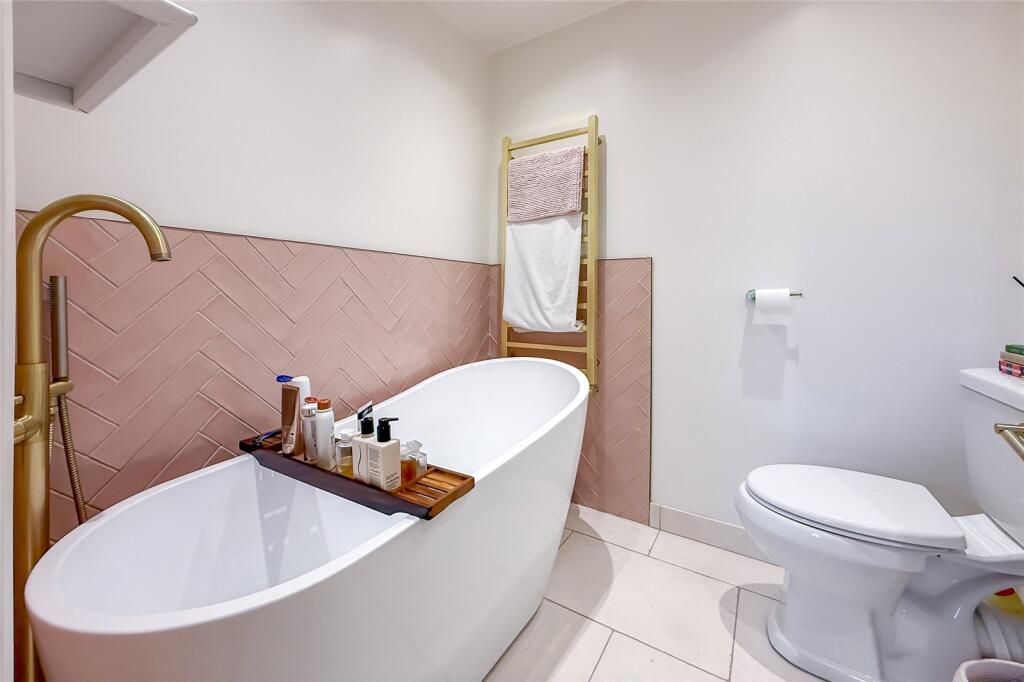 Additional image 26 of Gustard Wood, Wheathampstead, Hertfordshire, AL4