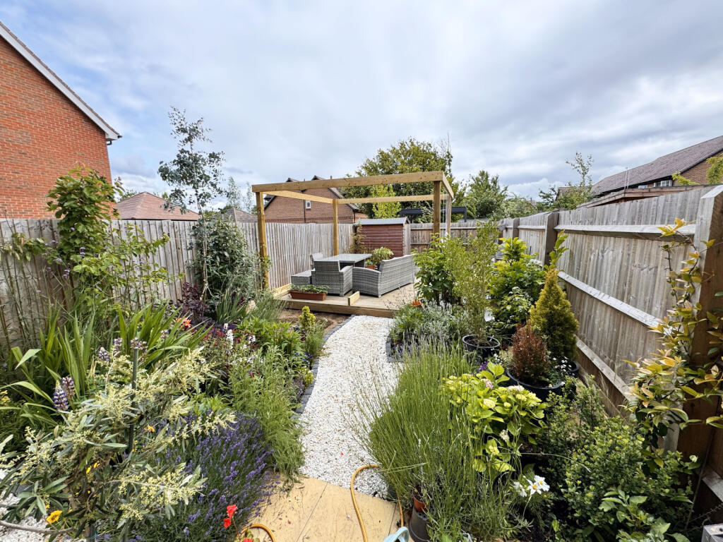 Additional image 12 of Lawrence Close, Smallford, St. Albans, Hertfordshire, AL4