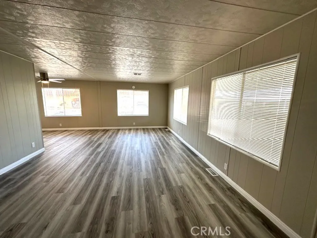 Additional image 10 of 881 N. Lake Street Unit 202, Hemet, CA 92544