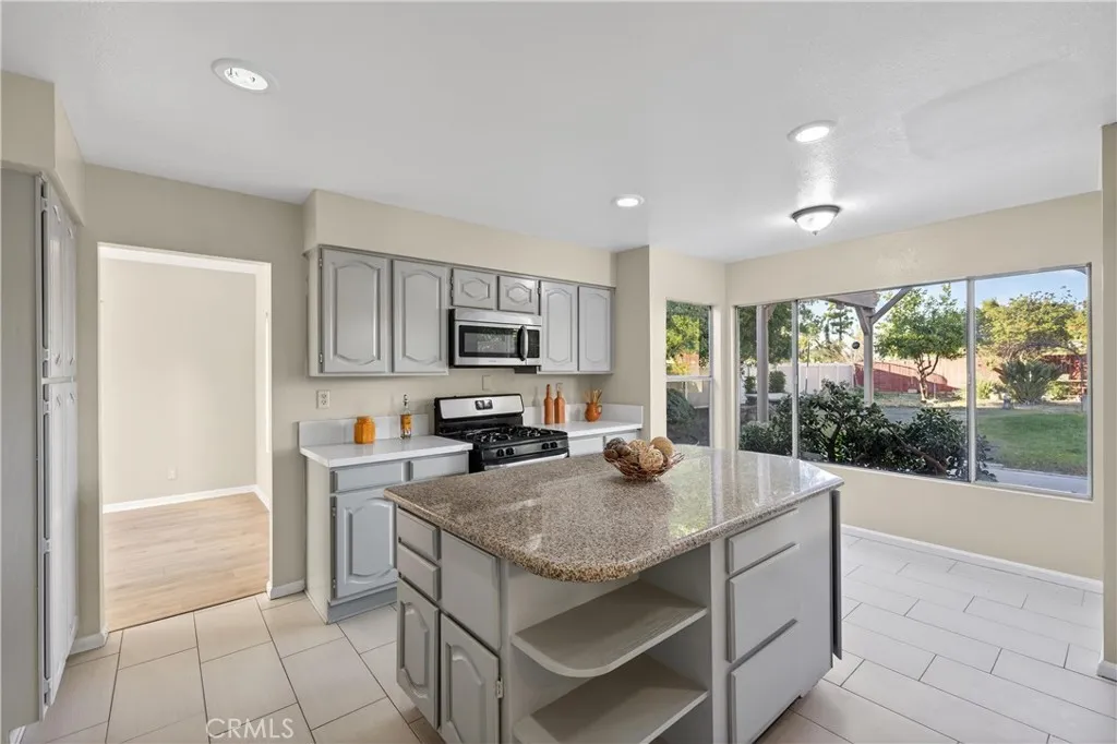 Additional image 87 of 19540 Chinotto Ln, Riverside, CA 92508