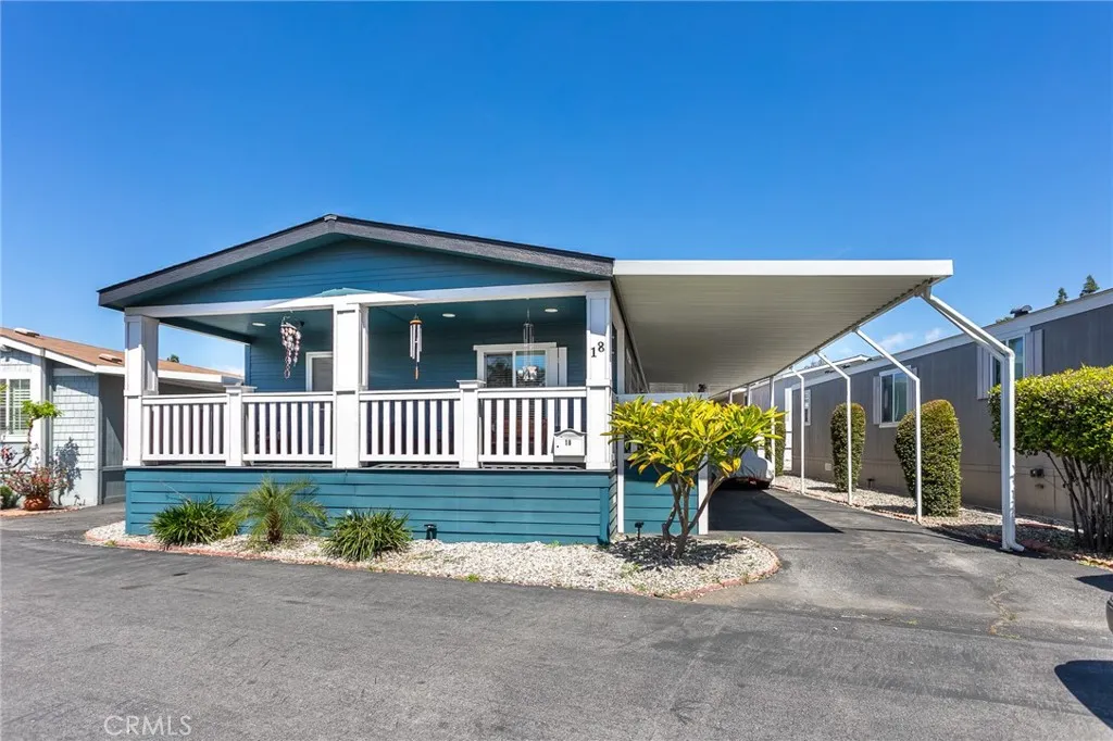 Additional image 22 of 18 Portola, San Fernando, CA 91345