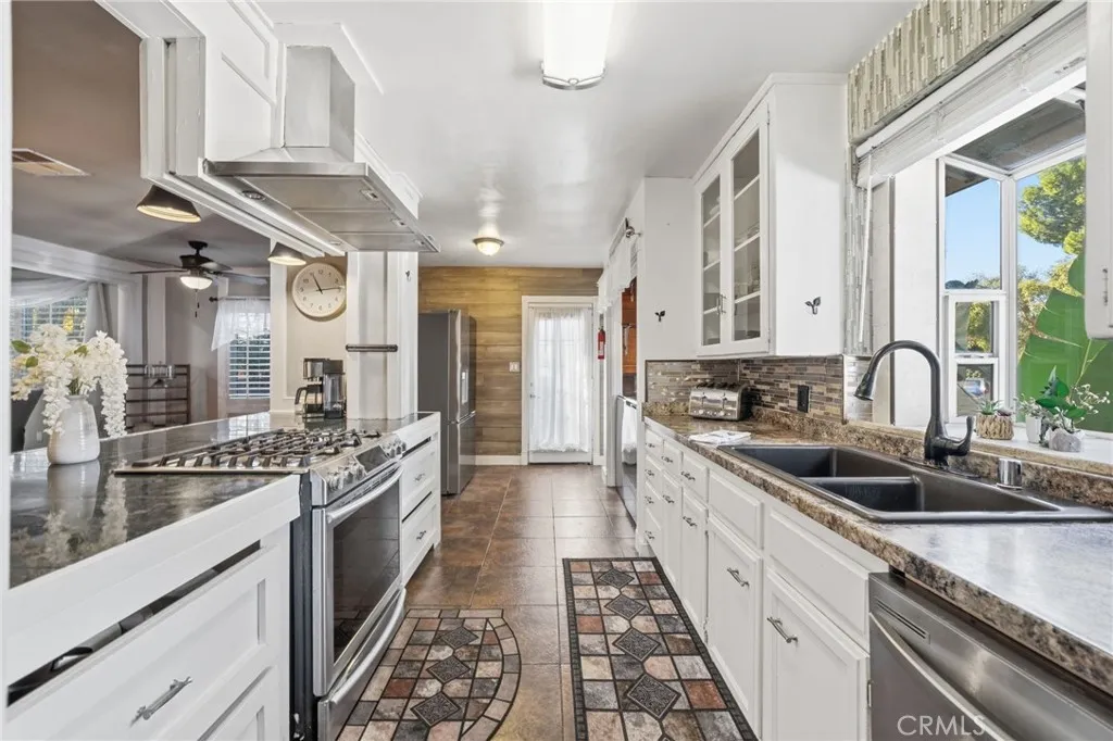 Additional image 43 of 550 Fermoore St, San Fernando, CA 91340