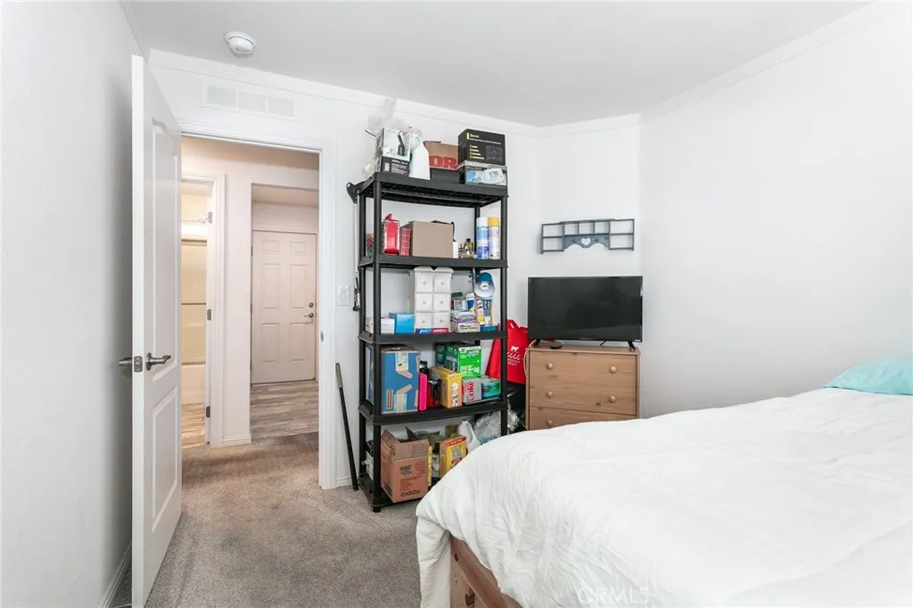 Additional image 21 of 18 Portola, San Fernando, CA 91345