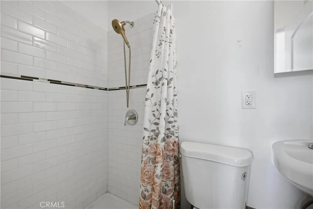 Additional image 10 of 1250 W 87th St, Los Angeles, CA 90044