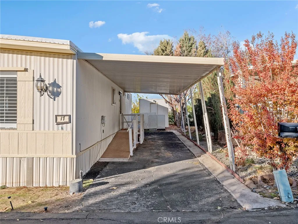 Additional image 3 of 11414 Serra Rd #17, Apple Valley, CA 92308