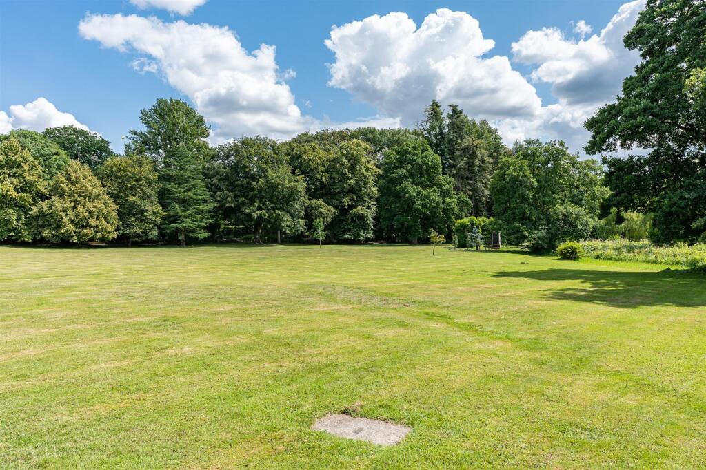 Additional image 27 of Tewin Water, Welwyn