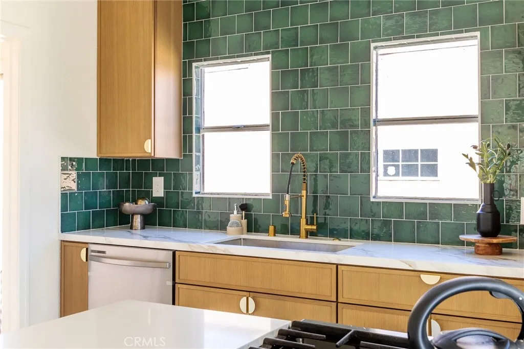 Additional image 33 of 2127 W 76th St, Los Angeles, CA 90047