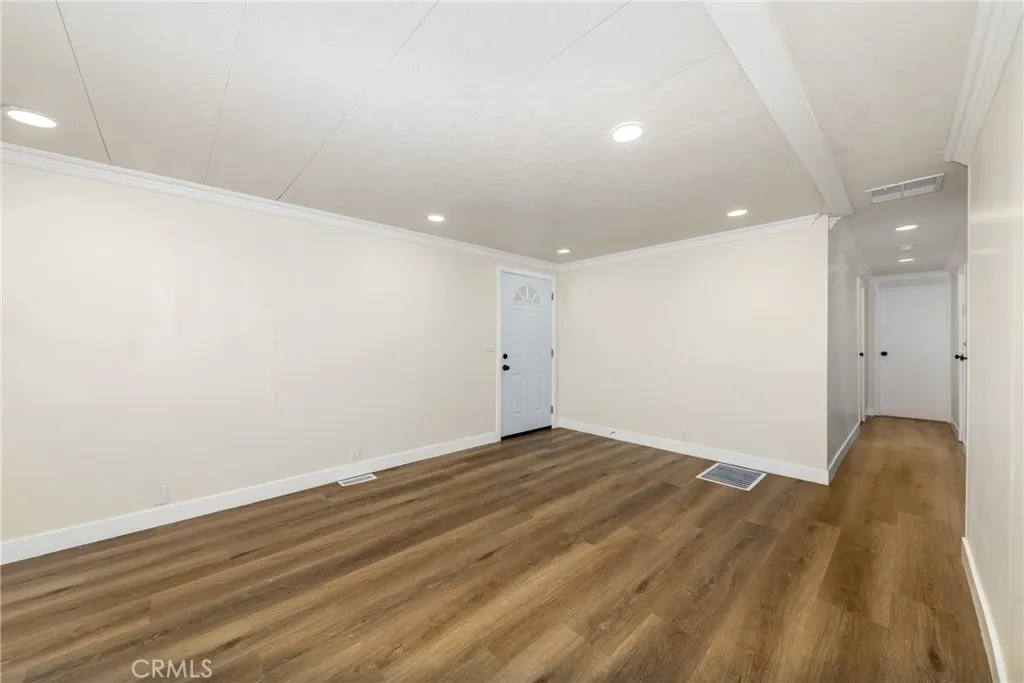 Additional image 11 of 65 Round table Unit 65, Riverside, CA 92507