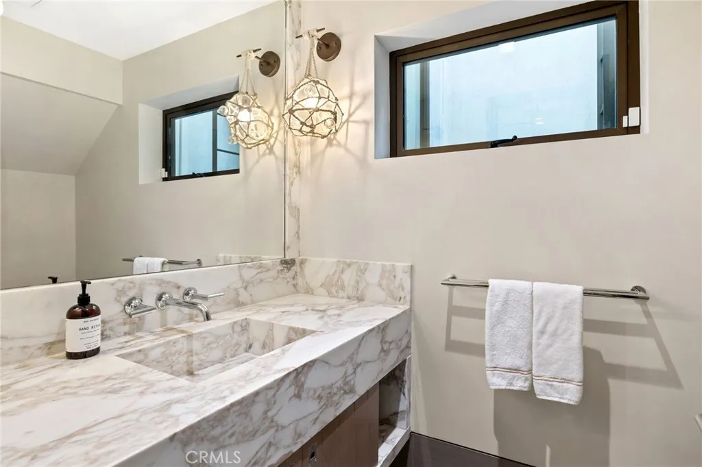 Additional image 64 of 716 The Strand, Manhattan Beach, CA 90266