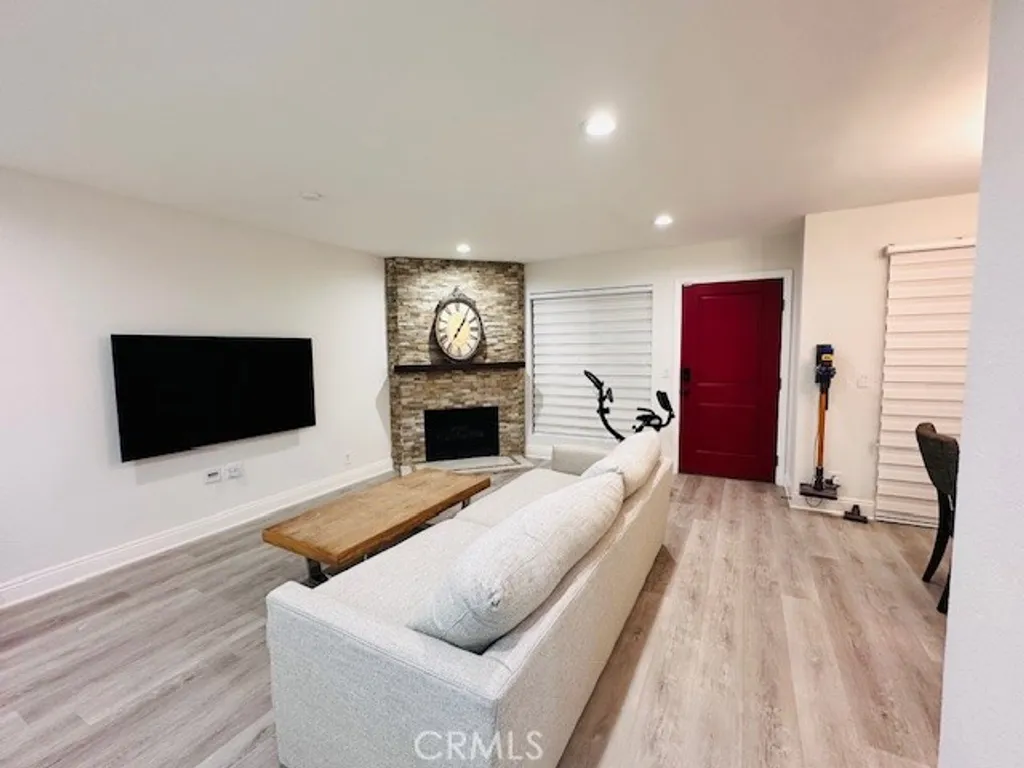 Additional image 4 of 4969 Embassy Way Unit 6, Cypress, CA 90630