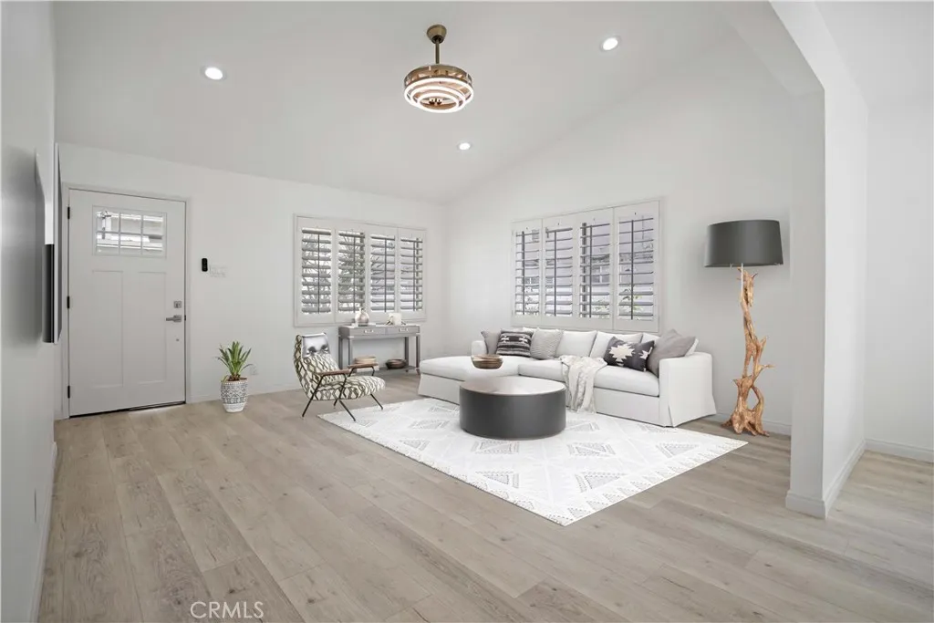 Additional image 2 of 10848 Huston Street, North Hollywood, CA 91601