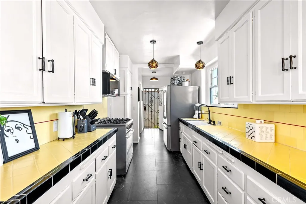 Additional image 76 of 9101 La Salle, Los Angeles, CA 90047