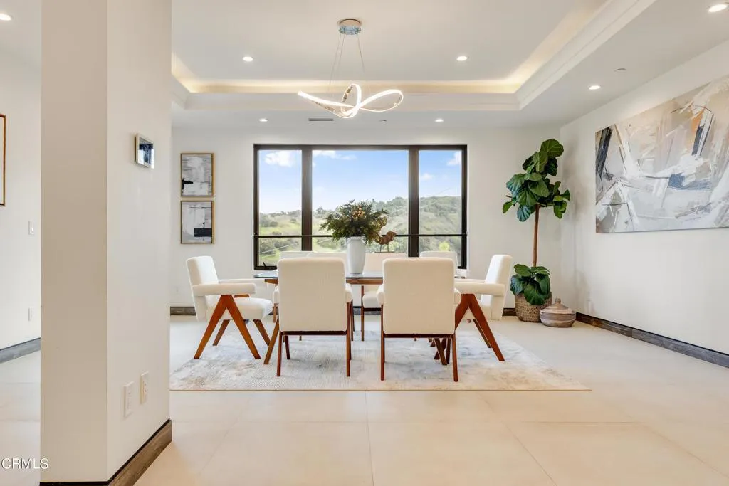 Additional image 3 of 12480 Viewcrest Road, Los Angeles, CA 91604