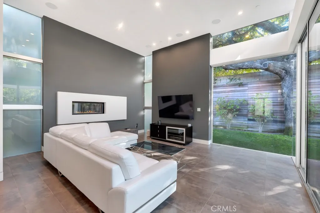 Additional image 59 of 16518 Moorpark Street, Encino, CA 91436