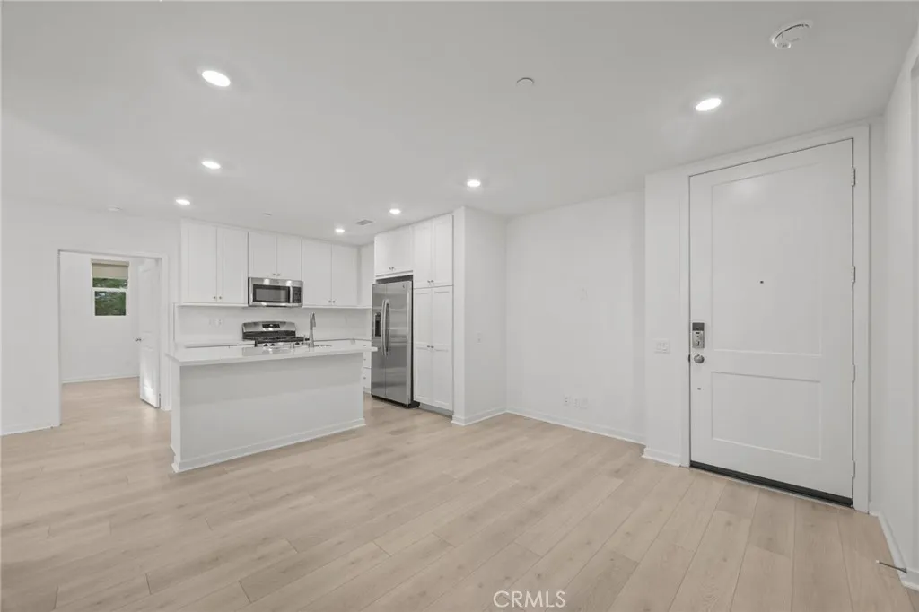 Additional image 5 of 980 N Tangent Privado Unit 202, Ontario, CA 91764