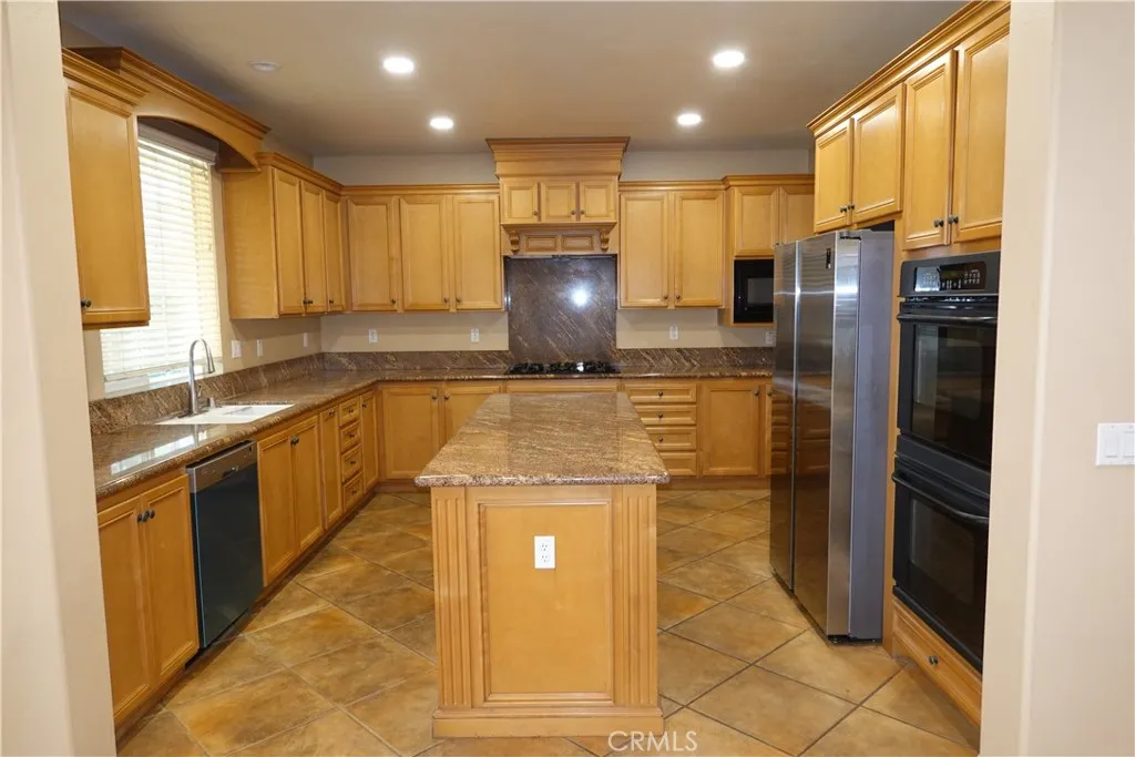 Additional image 14 of 1840 W Deerefield Road, Santa Ana, CA 92704