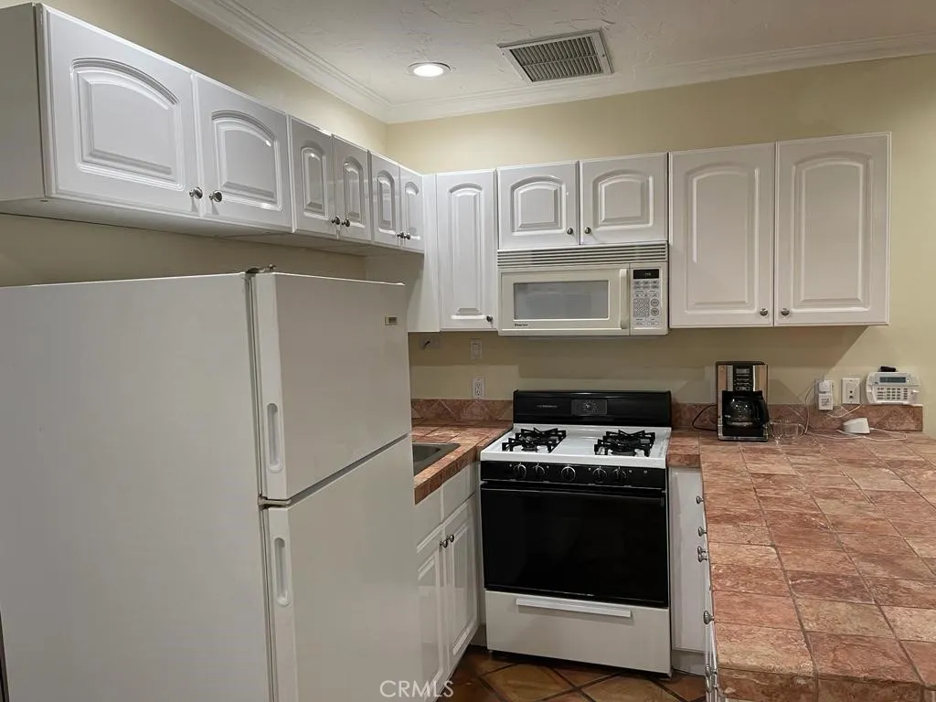 Additional image 19 of 4910 Brewster Dr Unit 2, Tarzana, CA 91356