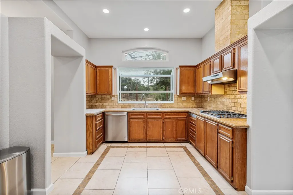 Additional image 9 of 15608 Tierra Rejada Rd S, Moorpark, CA 93021