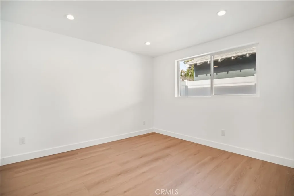 Additional image 14 of 6937 Jellico Avenue, Lake Balboa, CA 91406