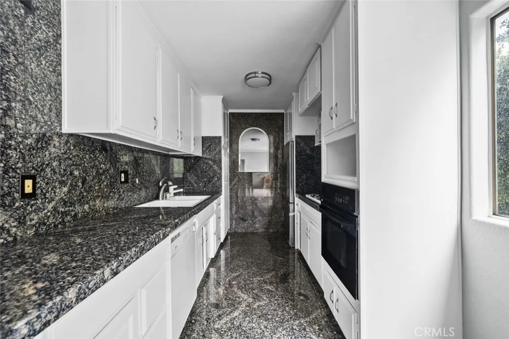 Additional image 15 of 6160 Whitsett Avenue Unit 8, North Hollywood, CA 91606