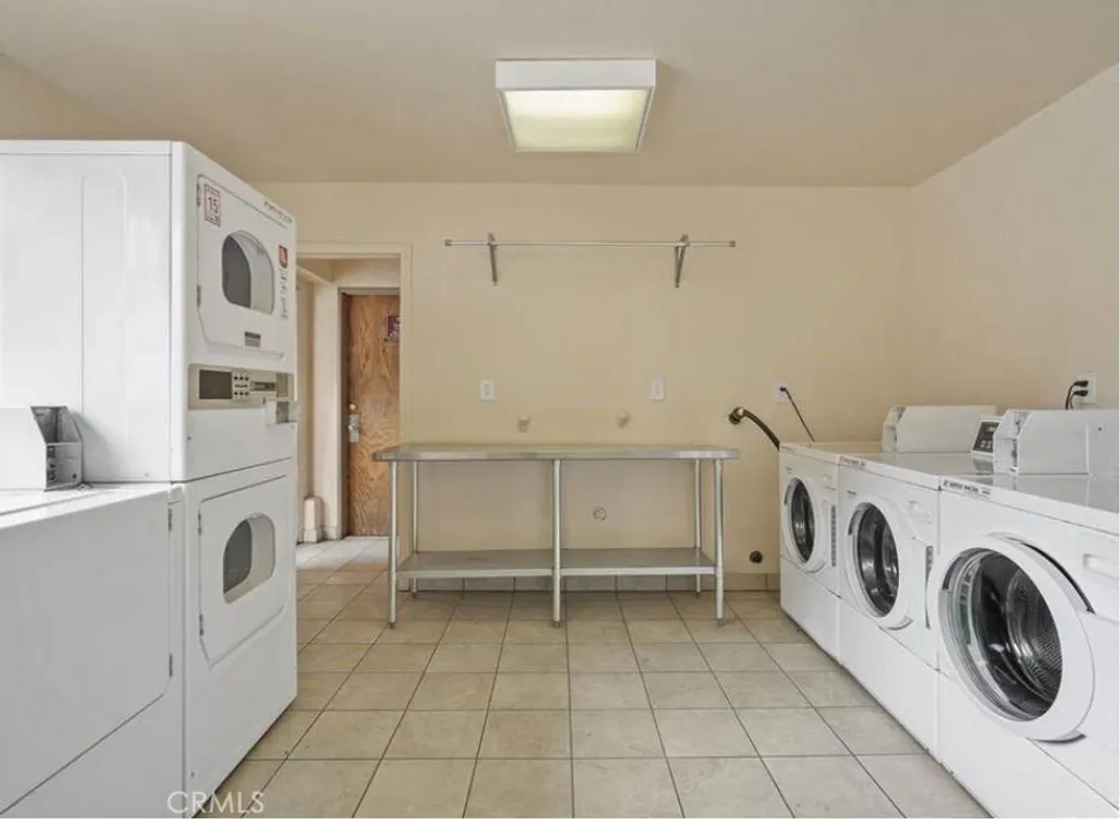 Additional image 9 of 5403 Newcastle Avenue Unit 12, Encino, CA 91316