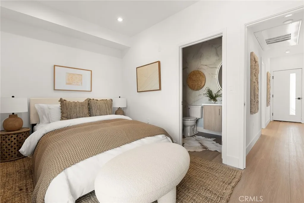 Additional image 48 of 11024 Oxnard St., North Hollywood, CA 91606