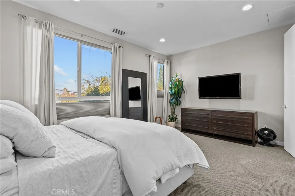 Additional image 12 of 13135 W Lumina Way, Valley Glen, CA 91401