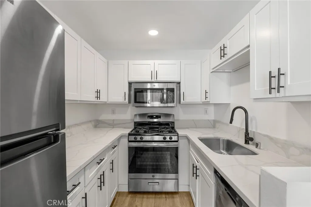 Additional image 10 of 4406 Cahuenga Boulevard Unit 101, Toluca Lake, CA 91602