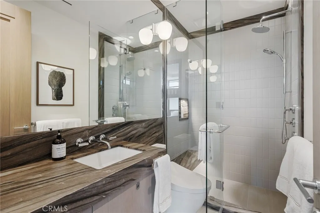 Additional image 116 of 716 The Strand, Manhattan Beach, CA 90266