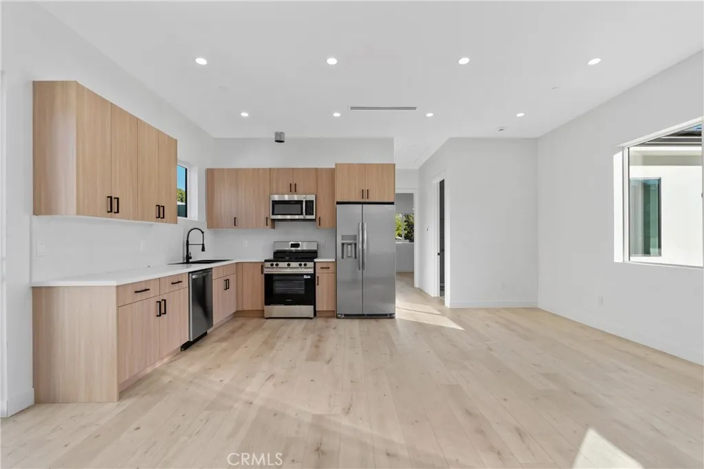 Additional image 3 of 17315 Los Alimos Unit 1/2, Granada Hills, CA 91344