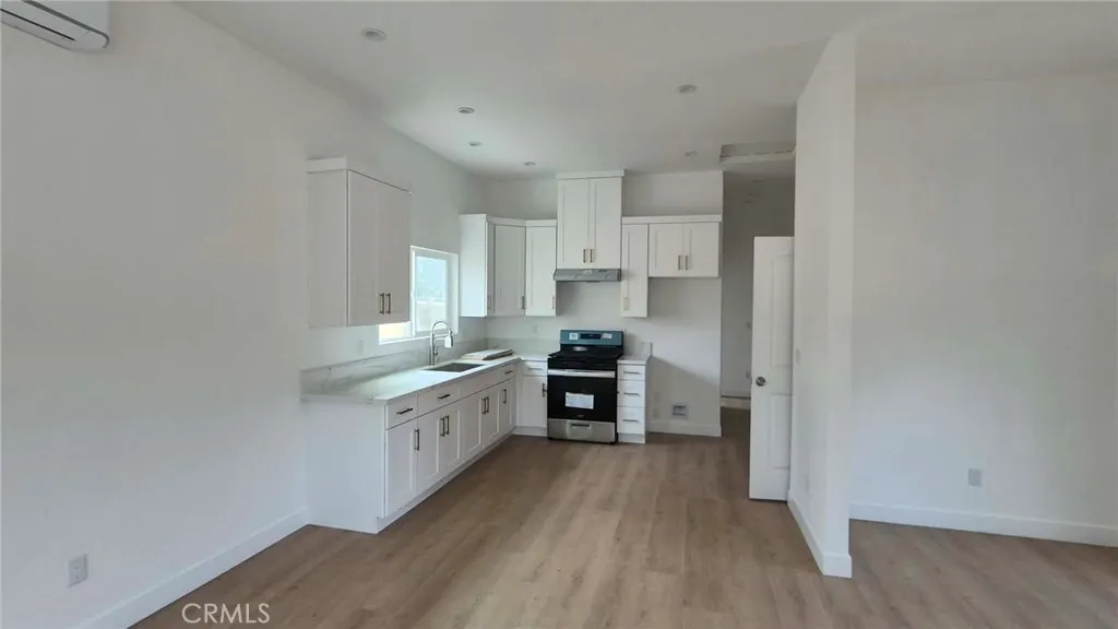 Additional image 2 of 1525 W Carlton Place, Santa Ana, CA 92704