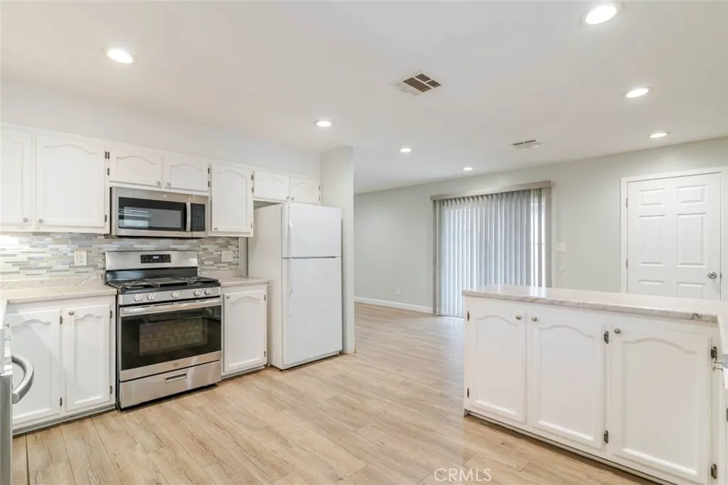 Additional image 3 of 6539 Coldwater Canyon Avenue, North Hollywood, CA 91606