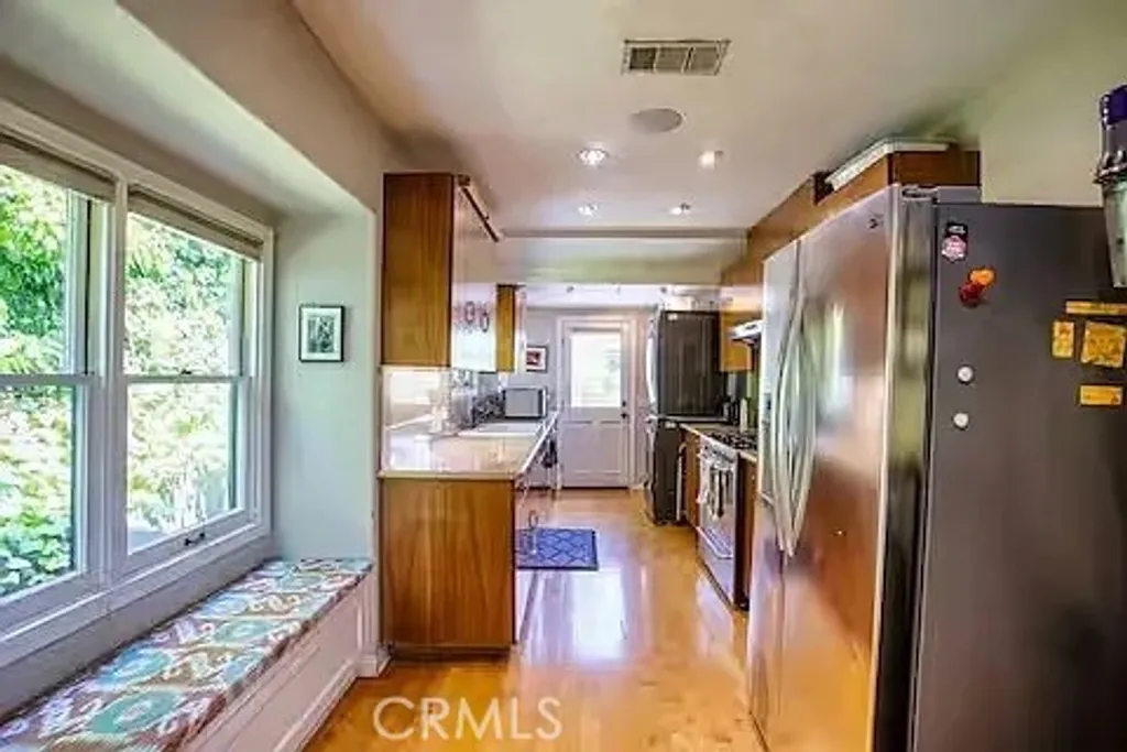 Additional image 23 of 2597 Dearborn, Los Angeles, CA 90068