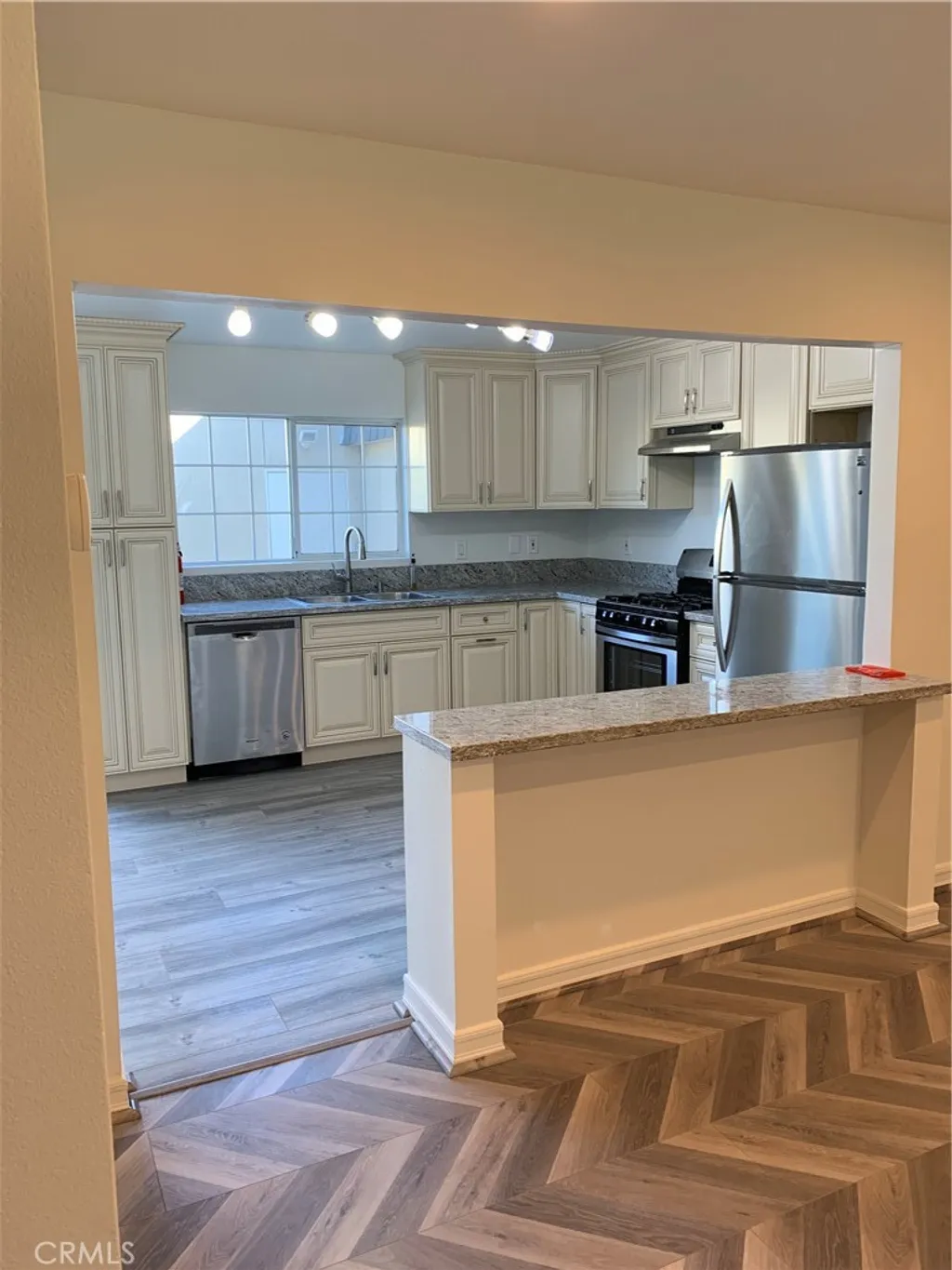 Additional image 3 of 19234 Hamlin St, Reseda, CA 91335