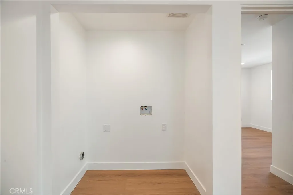 Additional image 11 of 6937 Jellico Avenue, Lake Balboa, CA 91406