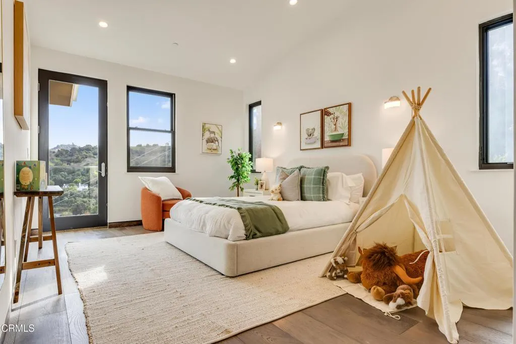 Additional image 76 of 12480 Viewcrest Road, Los Angeles, CA 91604